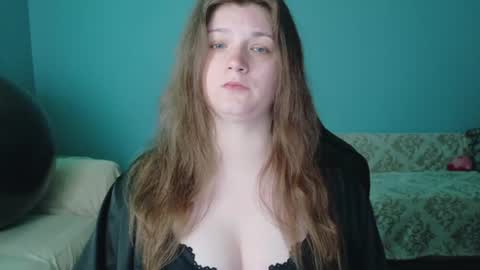 Snapshot of treejeanne chatting on 23, 6, 2026 TreeJeanne online show from 23, 6, 2026