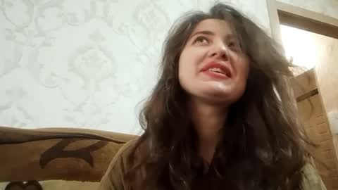 Snapshot of tressielestronge chatting on 22, 4, 2026 Bella online show from 22, 4, 2026