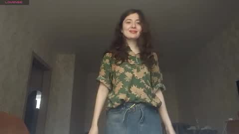 Snapshot of tressielestronge chatting on 25, 4, 2026 Bella online show from 25, 4, 2026