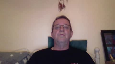 Snapshot of trev8331 chatting on 15, 10, 2025 Fe-fi-fo-fum online show from 15, 10, 2025