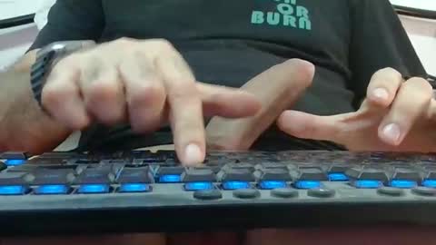 Snapshot of trevido4u chatting on 22, 10, 2025 trevido4u online show from 22, 10, 2025