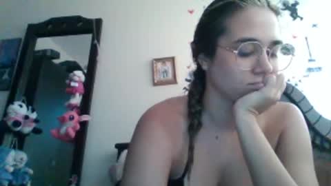 triana_bell online show from 8, 2, 2025
