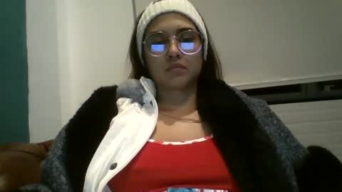 triana_bell online show from 1, 12, 2025