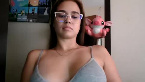 Snapshot of triana_bell chatting on 18, 6, 2026 triana_bell online show from 18, 6, 2026