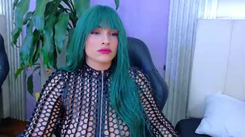 triana_crimson online show from 11, 6, 2026