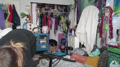 Snapshot of tricky_nymph chatting on 2, 2, 2025 Cassie online show from 2, 2, 2025