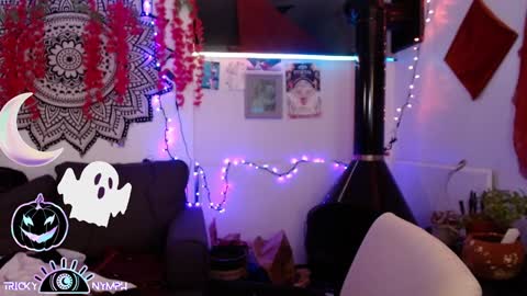 Snapshot of tricky_nymph chatting on 16, 10, 2025 Cassie online show from 16, 10, 2025