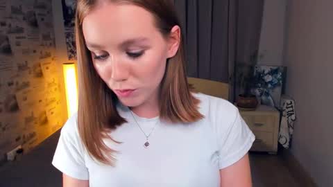 Snapshot of trinahillier chatting on 13, 10, 2025 Bubbles online show from 13, 10, 2025