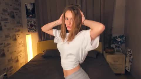 Snapshot of trinahillier chatting on 23, 10, 2025 Bubbles online show from 23, 10, 2025