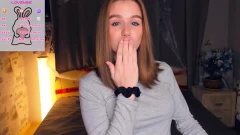 Snapshot of trinahillier chatting on 6, 11, 2025 Bubbles online show from 6, 11, 2025