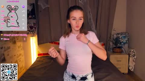 Snapshot of trinahillier chatting on 15, 11, 2025 Bubbles online show from 15, 11, 2025