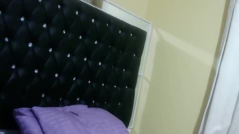 Snapshot of trinatrina94 chatting on 22, 12, 2025 trinatrina94 online show from 22, 12, 2025