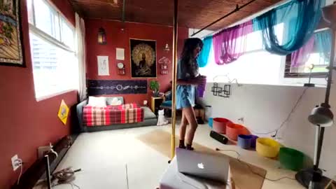 trinibaddie_areyoumydaddy online show from 17, 6, 2026