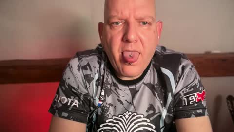 Snapshot of tritonspace chatting on 8, 4, 2026 Triton online show from 8, 4, 2026