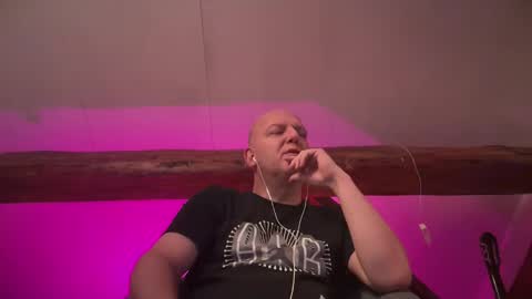 Snapshot of tritonspace chatting on 14, 4, 2026 Triton online show from 14, 4, 2026