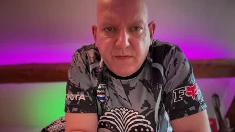 Snapshot of tritonspace chatting on 19, 4, 2026 Triton online show from 19, 4, 2026