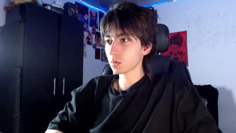Snapshot of trivial_hell chatting on 10, 9, 2025 kill online show from 10, 9, 2025