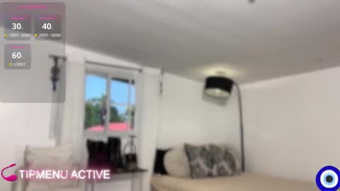 trixieemerald online show from 28, 3, 2026