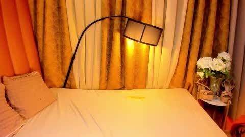 Snapshot of trixiemoore_ chatting on 5, 1, 2026 TRIXIE online show from 5, 1, 2026