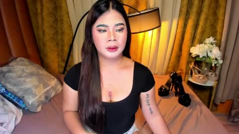 Snapshot of trixiemoore_ chatting on 18, 3, 2026 TRIXIE online show from 18, 3, 2026