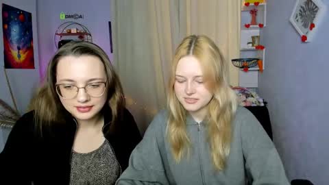 Snapshot of trixy_melison chatting on 11, 4, 2026 Trixy online show from 11, 4, 2026