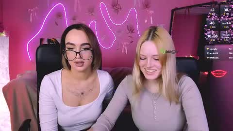 Snapshot of trixy_melison chatting on 17, 4, 2026 Trixy online show from 17, 4, 2026