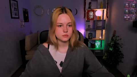 Snapshot of trixy_melison chatting on 20, 4, 2026 Trixy online show from 20, 4, 2026