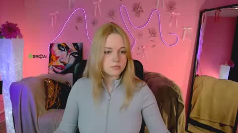 Snapshot of trixy_melison chatting on 28, 4, 2026 Trixy online show from 28, 4, 2026