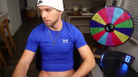 Snapshot of troy_greenxo chatting on 19, 5, 2026 Troy Green online show from 19, 5, 2026