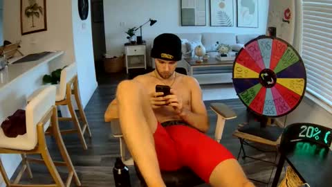 Snapshot of troy_greenxo chatting on 22, 5, 2026 Troy Green online show from 22, 5, 2026