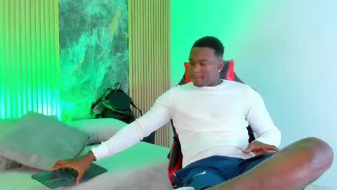 Snapshot of troykhalil chatting on 24, 9, 2025 Troy Khalil online show from 24, 9, 2025