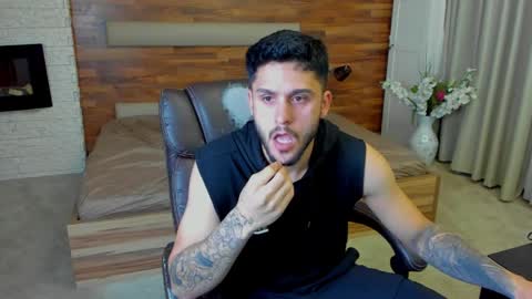 Snapshot of troywade chatting on 7, 5, 2026 TroyWade online show from 7, 5, 2026