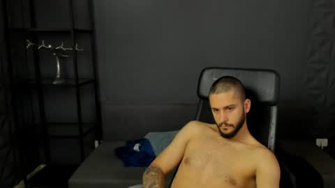 Snapshot of troywade chatting on 18, 6, 2026 TroyWade online show from 18, 6, 2026