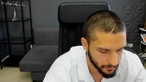 Snapshot of troywade chatting on 26, 6, 2026 TroyWade online show from 26, 6, 2026