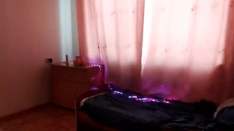 Snapshot of trypophob1a chatting on 1, 2, 2025 Emilum online show from 1, 2, 2025