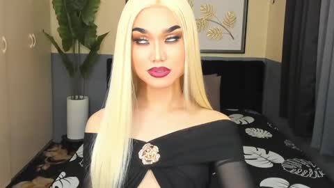 Snapshot of ts_elijah chatting on 22, 12, 2024 Saskia online show from 22, 12, 2024