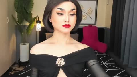 Snapshot of ts_elijah chatting on 2, 2, 2025 Saskia online show from 2, 2, 2025