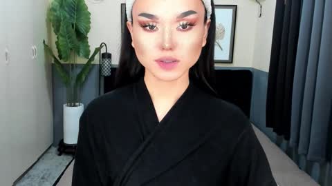 Snapshot of ts_elijah chatting on 20, 11, 2025 Saskia online show from 20, 11, 2025