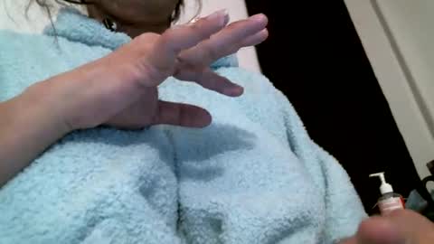 Bella online show from 4, 2, 2025