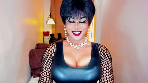 Snapshot of tsmamahmerslove chatting on 16, 4, 2026 Nicoleeee online show from 16, 4, 2026