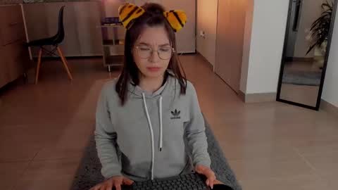 Tsuky online show from 6, 12, 2024