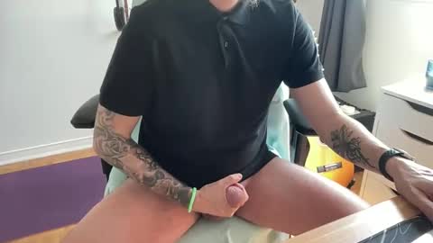 Snapshot of tt_boy2000 chatting on 9, 4, 2026 TT Boy2000 online show from 9, 4, 2026