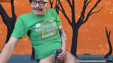 Snapshot of tumbles05 chatting on 13, 11, 2025 tumbling through online show from 13, 11, 2025