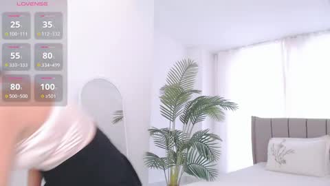 TumiLio online show from 10, 2, 2025