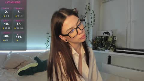 Hi everyone my name is Tina Id love it if you could help make sense of it here  online show from 2, 12, 2024