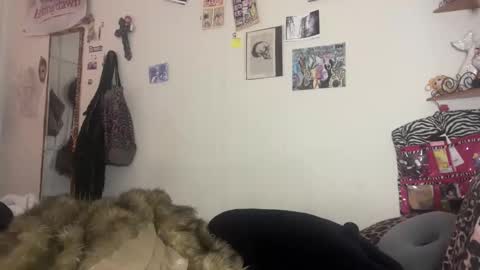 turntpixie online show from 11, 1, 2026