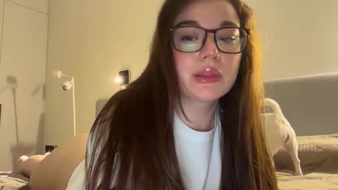 Snapshot of tutti_frutti_ chatting on 8, 3, 2026 Ariana online show from 8, 3, 2026