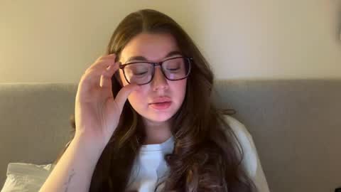 Snapshot of tutti_frutti_ chatting on 10, 4, 2026 Ariana online show from 10, 4, 2026