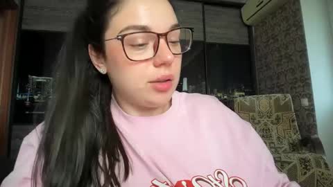 Snapshot of tutti_frutti_ chatting on 8, 5, 2026 Ariana online show from 8, 5, 2026