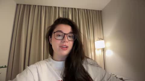 Snapshot of tutti_frutti_ chatting on 19, 5, 2026 Ariana online show from 19, 5, 2026